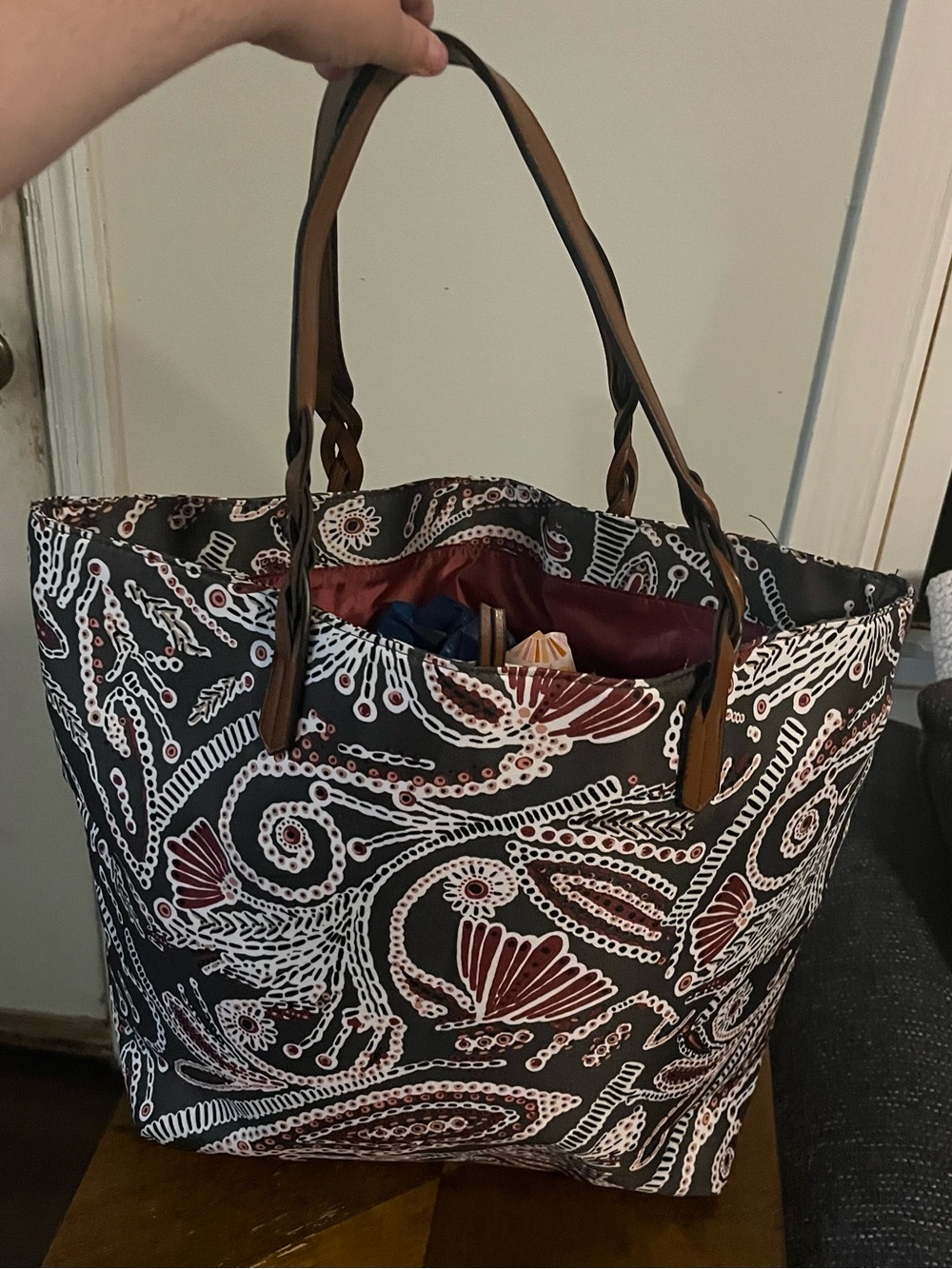 Stylish Paisley Tote Bag - Dark Gray & Burgundy - Picture 3 of 5